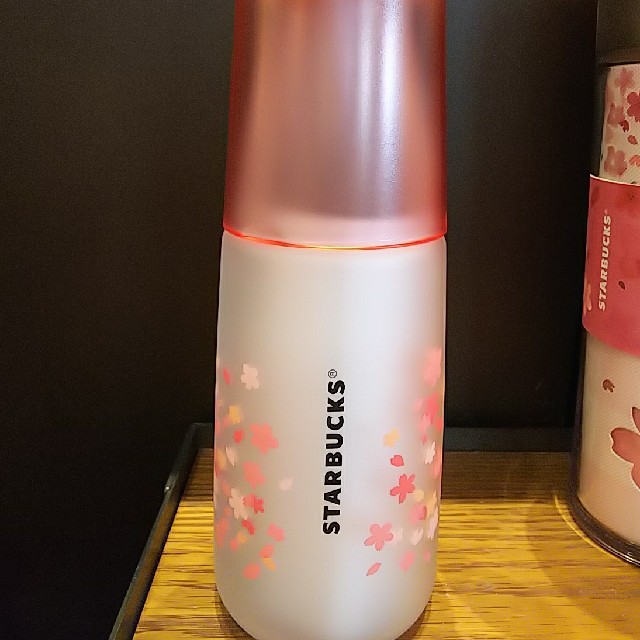 Starbucks Coffee(スターバックスコーヒー)のギフト スタバ SAKURA 2018 クレイブボトルフロスト 500ml  インテリア/住まい/日用品のキッチン/食器(タンブラー)の商品写真