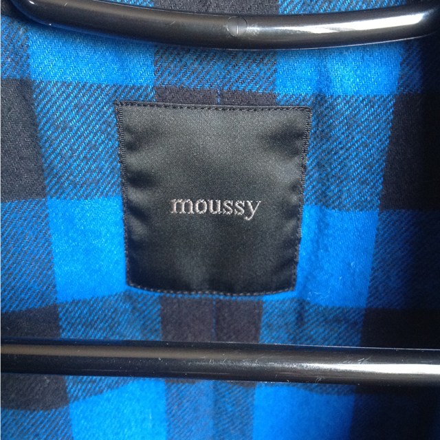 moussy(マウジー)のmoussy ベスト 青×黒 レディースのジャケット/アウター(ダウンベスト)の商品写真