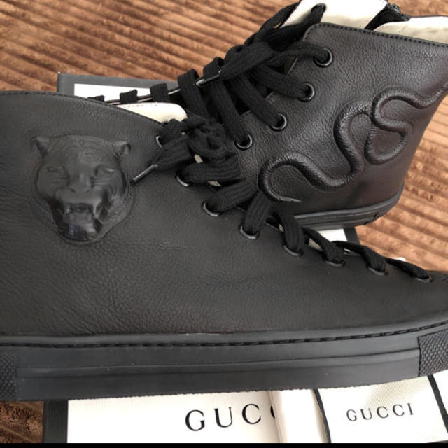 2022年のクリスマスの特別な衣装 Gucci - グッチスニーカー スニーカー