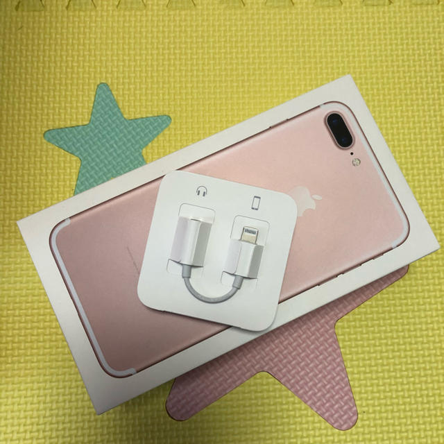 iPhone(アイフォーン)の【新品・未開封】純正品 iPhone 7 Plus イヤフォン スマホ/家電/カメラのスマホアクセサリー(ストラップ/イヤホンジャック)の商品写真