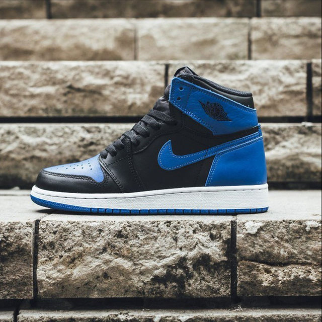 NIKE(ナイキ)の送料無料 23.5 AIR JORDAN 1 HIGH OG "ROYAL" レディースの靴/シューズ(スニーカー)の商品写真