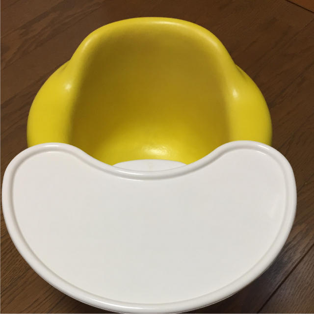 Bumbo(バンボ)のバンボ テーブル付き キッズ/ベビー/マタニティのキッズ/ベビー/マタニティ その他(その他)の商品写真