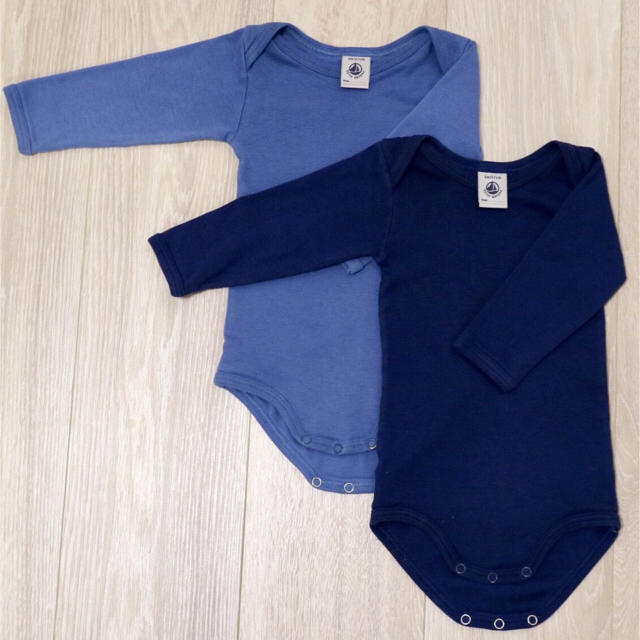 PETIT BATEAU(プチバトー)の長袖ボディ2枚組 キッズ/ベビー/マタニティのベビー服(~85cm)(肌着/下着)の商品写真