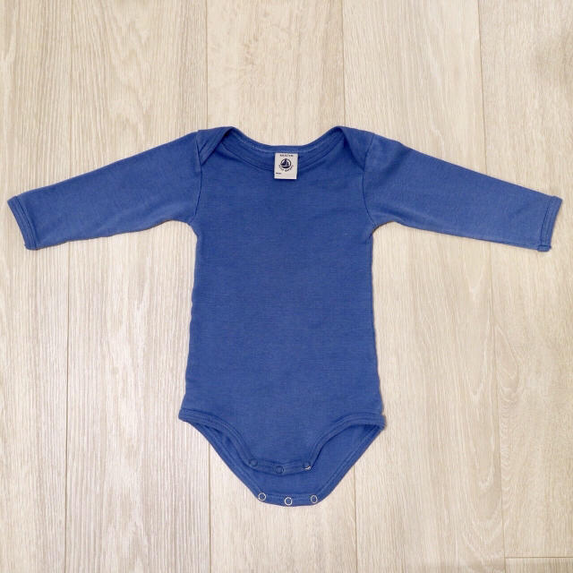 PETIT BATEAU(プチバトー)の長袖ボディ2枚組 キッズ/ベビー/マタニティのベビー服(~85cm)(肌着/下着)の商品写真