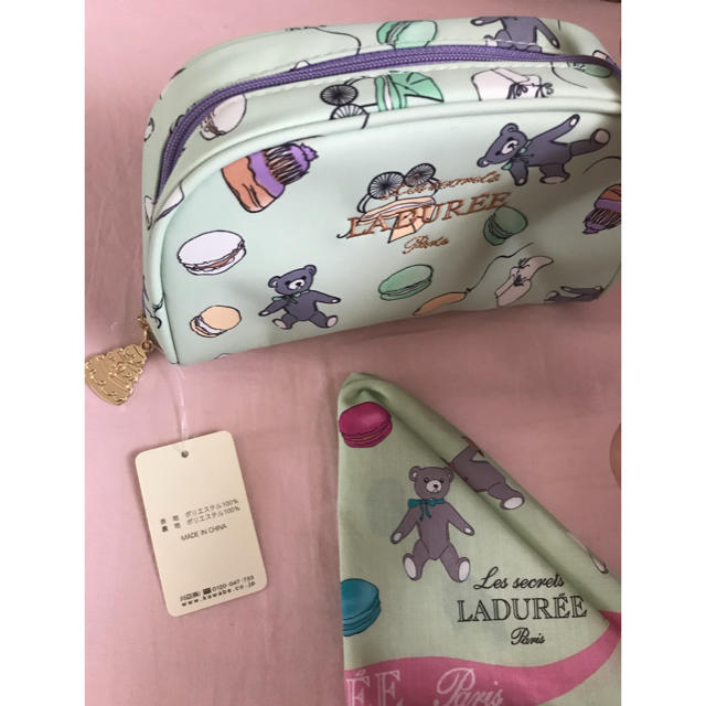 LADUREE(ラデュレ)のラデュレ ポーチ ハンカチ セット ミントグリーン マカロン ベアー レディースのファッション小物(ポーチ)の商品写真