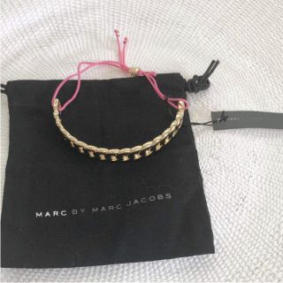 マークバイマークジェイコブス(MARC BY MARC JACOBS)の2万MARC BY MARC JACOBS新品ブレスレットピンク①(ブレスレット/バングル)