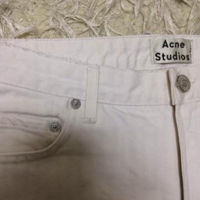 ACNE(アクネ)のAcne Studios アクネ ホワイトボーイフレンド デニム レディースのパンツ(デニム/ジーンズ)の商品写真