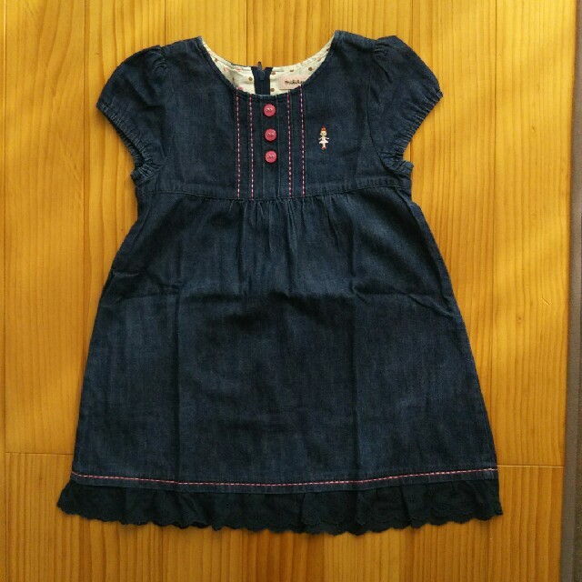 mikihouse(ミキハウス)のミキハウス リーナちゃん デニムワンピース110㎝ used キッズ/ベビー/マタニティのキッズ服女の子用(90cm~)(ワンピース)の商品写真