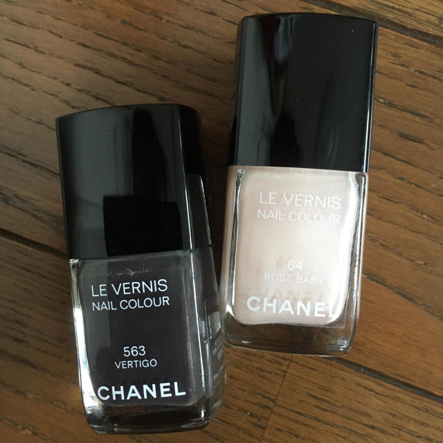 CHANEL(シャネル)のCHANEL ネイル ヴェルニ 64、563 コスメ/美容のネイル(マニキュア)の商品写真