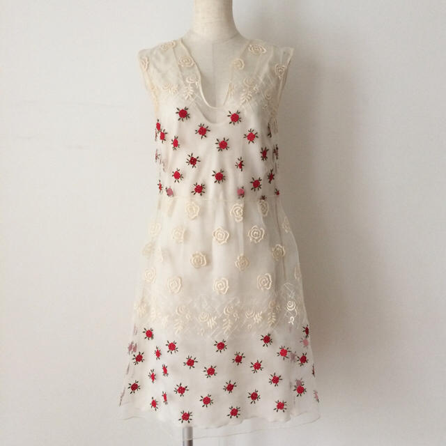 Blugirl バラ刺繍ドレス