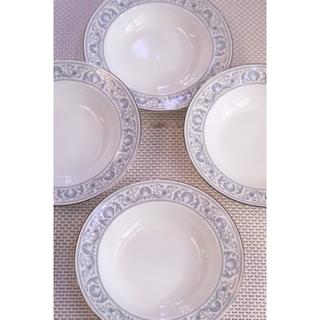 ウェッジウッド(WEDGWOOD)のドルフィンホワイト　約２０.５cmスープ皿　ディープ皿  WEDGWOOD(食器)