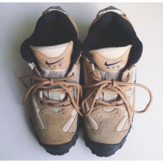 ナイキ(NIKE)のNIKE AIR ACG スニーカー ベージュ(スニーカー)