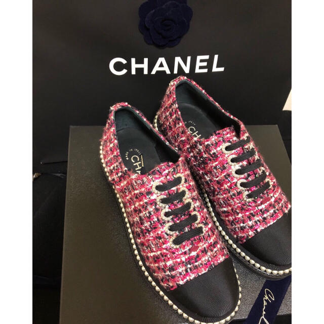 CHANEL(シャネル)の美品 シャネル ツイード スニーカー レディースの靴/シューズ(スニーカー)の商品写真