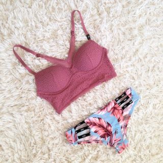 ヴィクトリアズシークレット(Victoria's Secret)の新品　Victoria's Secret プッシュアップブラレット & ショーツ(ブラ&ショーツセット)