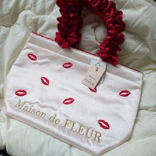 メゾンドフルール(Maison de FLEUR)の⭐⭐本日限定価格⭐⭐メゾンドフルール💋リップデザイントートバッグS💋ホワイト(トートバッグ)