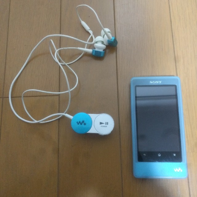 WALKMAN(ウォークマン)のウォークマンF800　16GB スマホ/家電/カメラのオーディオ機器(ポータブルプレーヤー)の商品写真