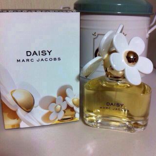 マークバイマークジェイコブス(MARC BY MARC JACOBS)のMARC＊DAISY香水♡最終値下げ(香水(女性用))