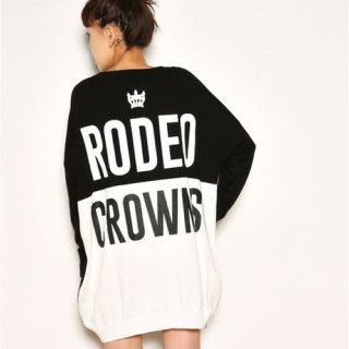 ロデオクラウンズワイドボウル(RODEO CROWNS WIDE BOWL)の本日のみの価格☆ バイカラー ビッグ ロゴ ニット ワンピース(ミニワンピース)