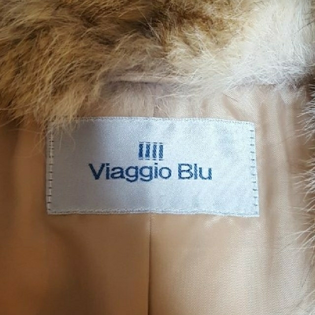 VIAGGIO BLU(ビアッジョブルー)のViaggio Blu ウルフファーコート レディースのジャケット/アウター(毛皮/ファーコート)の商品写真