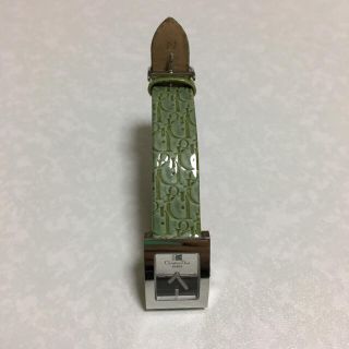 Christian Dior(腕時計 ・ ピンク/桃色系)のフリマアイテム一覧 Christian Dior(腕時計 ・ ピンク/桃色系)のフリマアイテム一覧