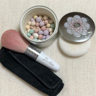 ゲラン(GUERLAIN)の美品◆GUERLAINゲラン◆メテオリットビーユ02番＋専用ブラシのセット(フェイスパウダー)