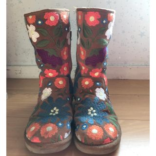 アグ(UGG)の激安 美品 UGG フラワー刺繍ムートンブーツ (ブーツ)