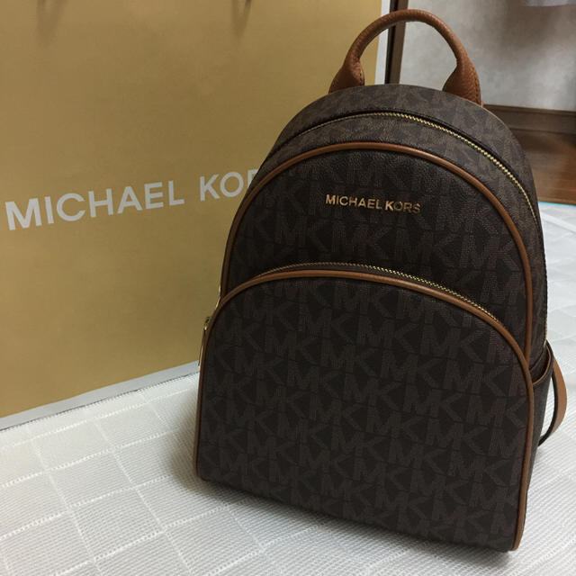 Michael Kors お買上証付き 新品 Michael Kors マイケルコース リュックの通販 By ゆうこ S Shop マイケルコースならラクマ