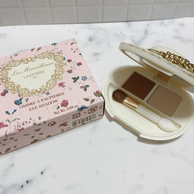 Les Merveilleuses LADUREE(レメルヴェイユーズラデュレ)の新品♡ ラデュレ アイシャドウ 01 celeste コスメ/美容のベースメイク/化粧品(アイシャドウ)の商品写真