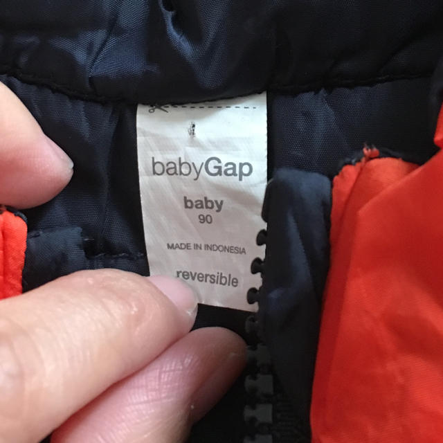 babyGAP(ベビーギャップ)の激安♡babygap 中綿ベスト リバーシブル 90 キッズ/ベビー/マタニティのキッズ服男の子用(90cm~)(ジャケット/上着)の商品写真
