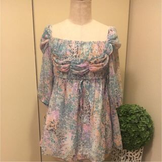 トッカ(TOCCA)のTOCCA✩新品同様✩花柄シフォンチュニック✩サイズ0(チュニック)