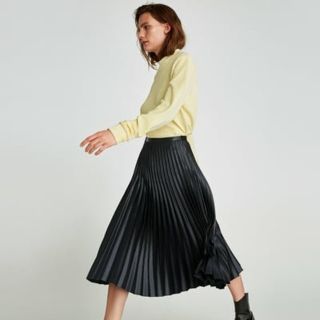 ザラ(ZARA)のアコーディオンプリーツスカート(ひざ丈スカート)