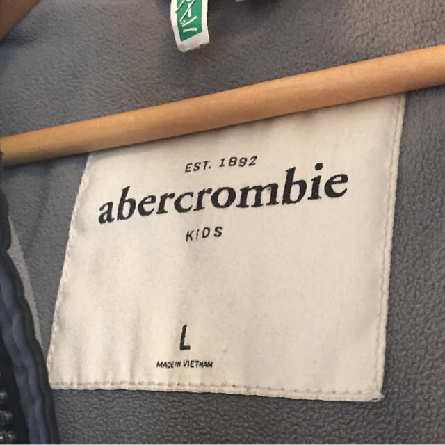 Abercrombie&Fitch(アバクロンビーアンドフィッチ)の☆美品☆ アバクロ キッズ  ダウンジャケット キッズ/ベビー/マタニティのキッズ服男の子用(90cm~)(ジャケット/上着)の商品写真