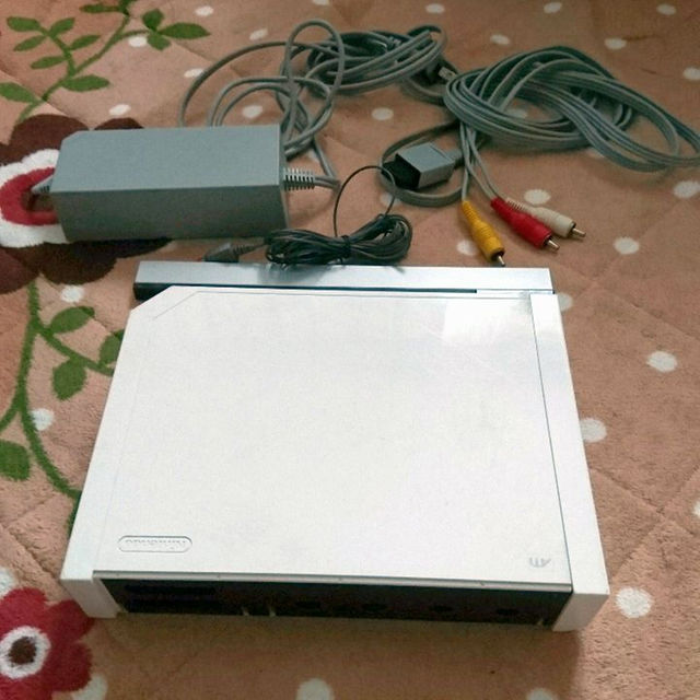 Wii(ウィー)のすぐ遊べる！ Wii 6点セット エンタメ/ホビーのゲームソフト/ゲーム機本体(家庭用ゲーム機本体)の商品写真