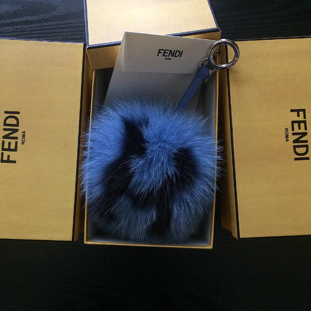 FENDI(フェンディ)のFendi  チャーム  アルファベット H  ゼーロー様  ハンドメイドのファッション小物(バッグチャーム)の商品写真