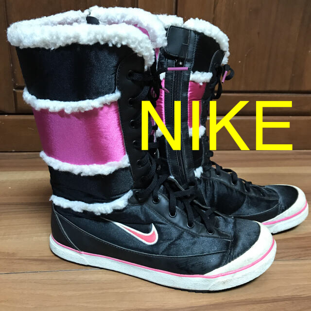 NIKE(ナイキ)のナイキ スニーカーブーツ25㎝ レディースの靴/シューズ(スニーカー)の商品写真