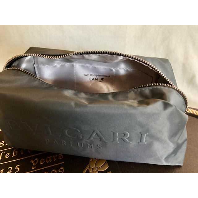 BVLGARI(ブルガリ)のなおさま専用／飛行機 アメニティ ポーチ 【BVLGARI】 エンタメ/ホビーのコレクション(ノベルティグッズ)の商品写真