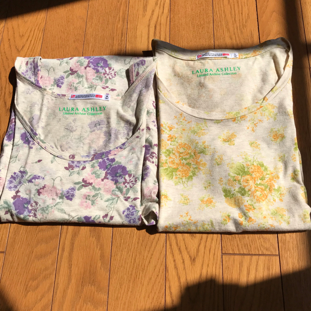 LAURA ASHLEY(ローラアシュレイ)の【LAURA ASHLEY：ローラアシュレイ×UNIQLO】◆ワンピ・Ｔシャツ◆ レディースのトップス(Tシャツ(半袖/袖なし))の商品写真