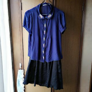 オリーブデオリーブ(OLIVEdesOLIVE)のオリーブ 半袖ブラウス 刺繍 花柄 紺色 ネイビー アイロン 夏服 OLIVE(シャツ/ブラウス(半袖/袖なし))