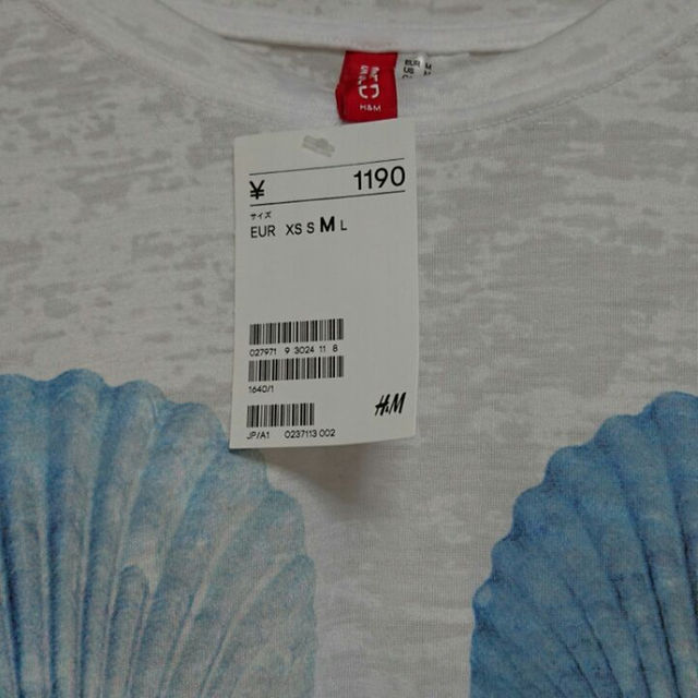 H&M(エイチアンドエム)の貝殻プリントTシャツ タグ付き未使用 レディースのトップス(その他)の商品写真