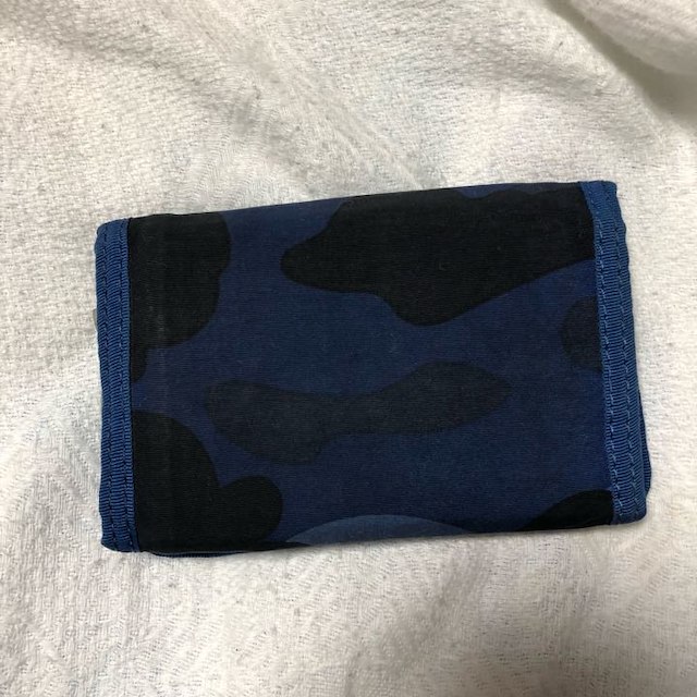 A BATHING APE(アベイシングエイプ)のa bathing ape エイプ 財布 迷彩 青 メンズのファッション小物(折り財布)の商品写真