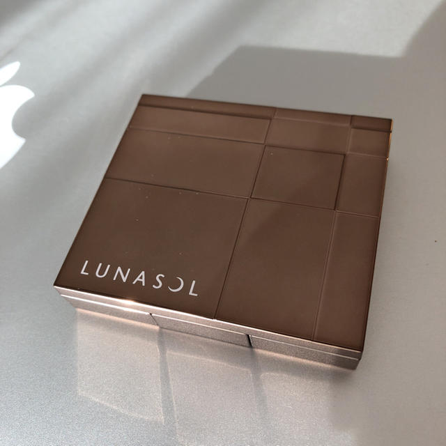 LUNASOL(ルナソル)のLUNASOL アイシャドウ☆ コスメ/美容のベースメイク/化粧品(アイシャドウ)の商品写真