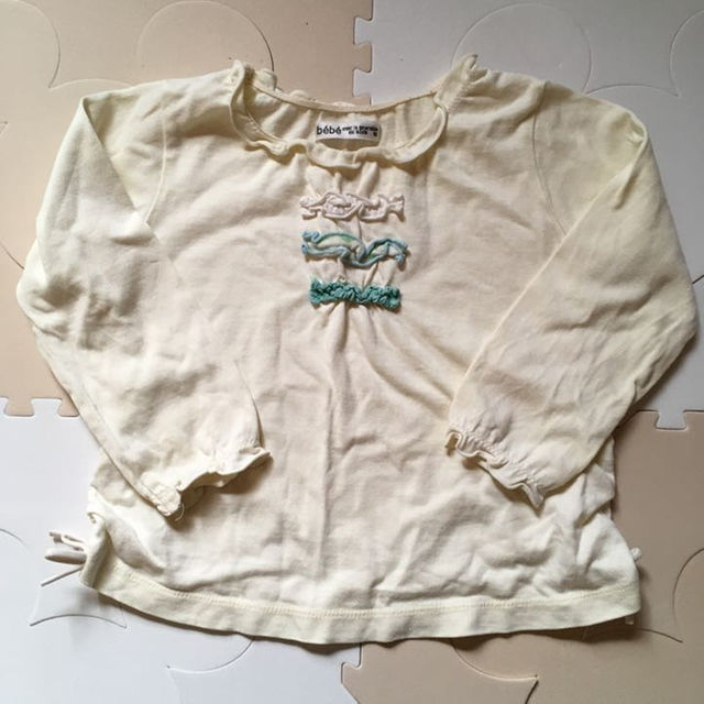 BeBe(ベベ)のbebe 長袖Tシャツ 90 キッズ/ベビー/マタニティのベビー服(~85cm)(その他)の商品写真