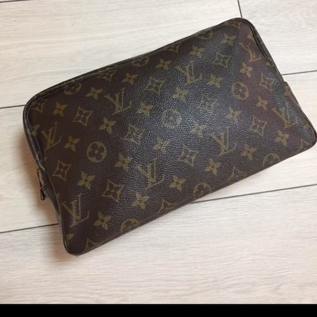 LOUIS VUITTON(ルイヴィトン)のヴィトントゥルーストワレット28 化粧ポーチ セカンドバッグ メンズのバッグ(セカンドバッグ/クラッチバッグ)の商品写真