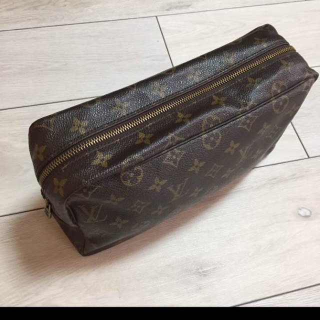 LOUIS VUITTON(ルイヴィトン)のヴィトントゥルーストワレット28 化粧ポーチ セカンドバッグ メンズのバッグ(セカンドバッグ/クラッチバッグ)の商品写真