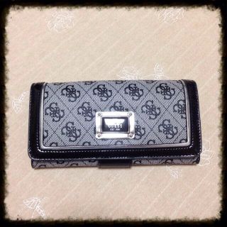 ゲス(GUESS)のGUESS かぶせ 長財布♡(財布)