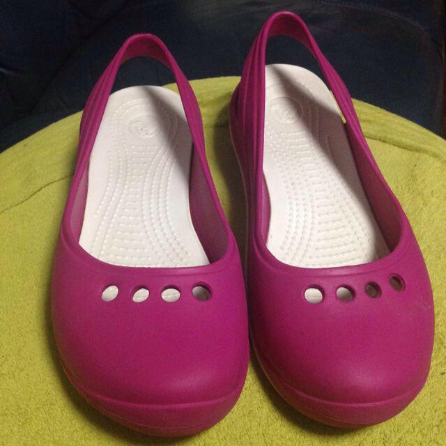 crocs(クロックス)のcrocs＊ピンクの軽量パンプス レディースの靴/シューズ(ハイヒール/パンプス)の商品写真