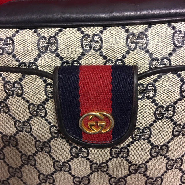 Gucci(グッチ)のオールドGUCCI ショルダーバック 2／25 迄 レディースのバッグ(ショルダーバッグ)の商品写真