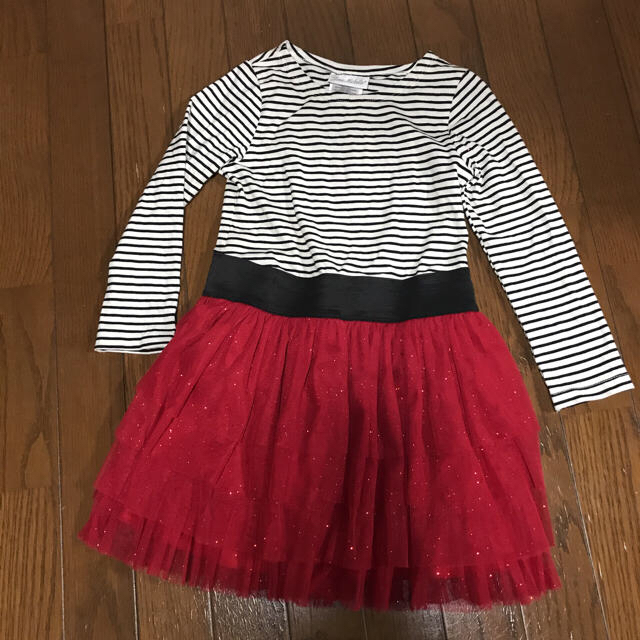 コストコ(コストコ)のボーダーラメワンピース キッズ/ベビー/マタニティのキッズ服女の子用(90cm~)(ワンピース)の商品写真