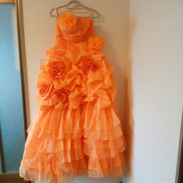 オレンジカラードレス　パニエu0026ショールu0026ドレスバック付きのサムネイル