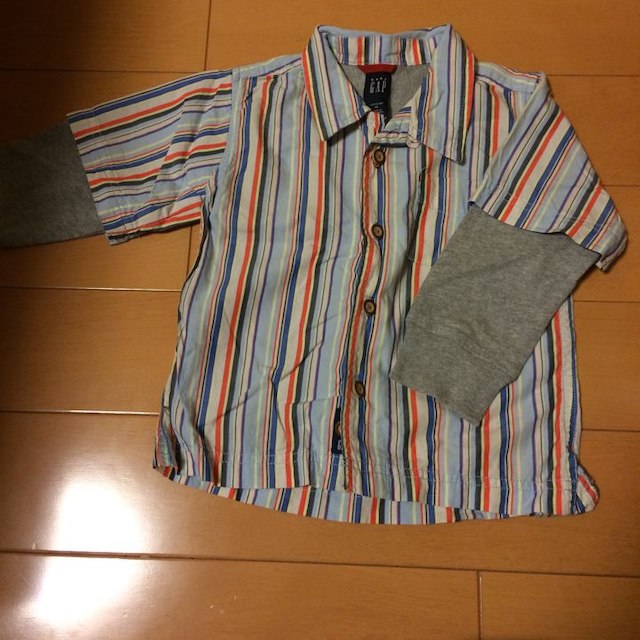 babyGAP(ベビーギャップ)のGAP ボーダー重ね着風シャツ 95 キッズ/ベビー/マタニティのベビー服(~85cm)(その他)の商品写真